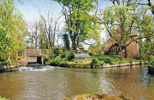 Carentoir House | Family-Friendly 2 Bedroom Home in La Gacilly Awaits You