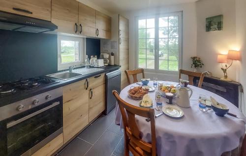 Ponthoile House | Family-Friendly Retreat: 2 Bedroom Home in Ponthoile