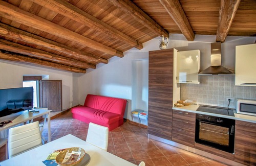 Gangi House | Family-Friendly 2 Bedroom Accommodation in Gangi with Spa