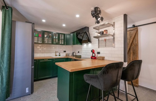 Central Dalmatia House | Experience Comfort and Relaxation in Our Pet-Friendly Retreat