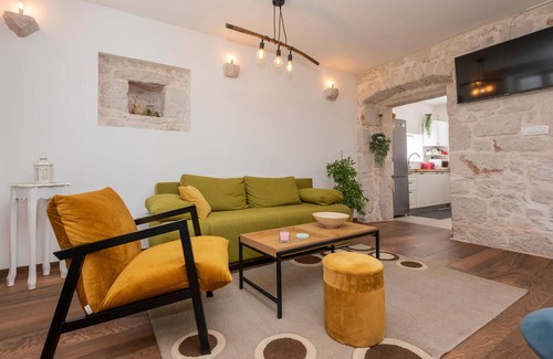 Runovici House | Cozy Cottage Retreat Near Biokovo Nature Park