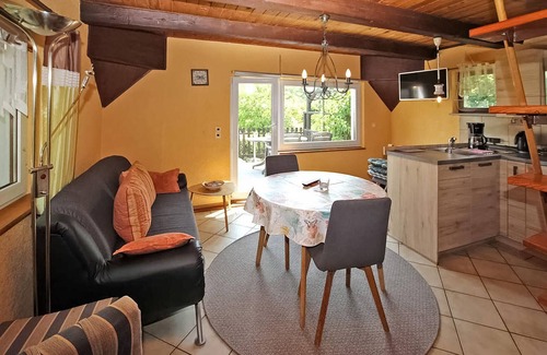 Muritz House | Ideal 2-Bedroom Retreat in Jabel with Lake View & Spa