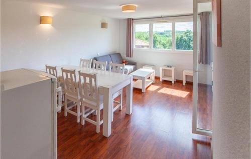 Cassen Apartment | Inviting Apartment in Cassen with Pool & Family-Friendly Amenities