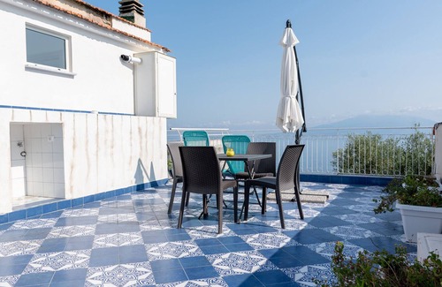 Monte Chiaro House | Family-Friendly Getaway with Hot Tub & Kitchen Amenities