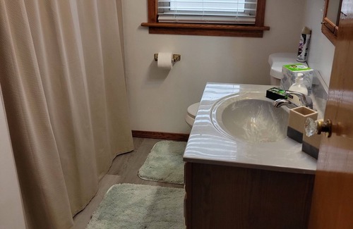 Jasper House | Family-Friendly 2 Bedroom Stone Retreat Near Downtown Jasper