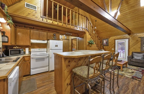 Broken Bow Cabin | Riverfront A-Frame Cabin: Scenic Retreat with Pool & Deck