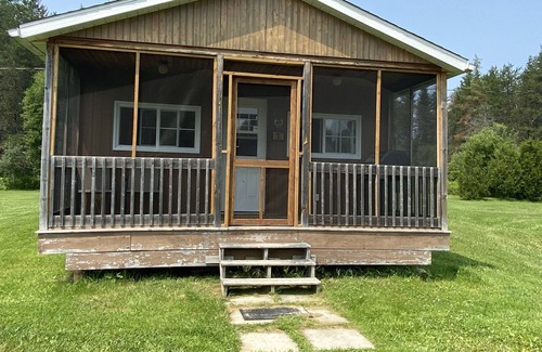 Abitibi-Temiscamingue Cabin | 2 Bedroom Rustic Family Retreat Without Compromising Comfort
