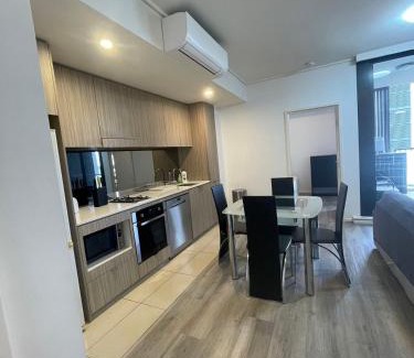 Riverwood Apartment | Modern 2-Bedroom Apartment with Free Parking & Family Amenities