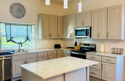 Osprey House | 2-bedroom Spacious townhome in Osprey