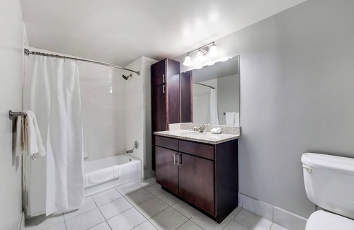 White Plains Apartment | 2 Bedroom Steps from Metro-North to NYC