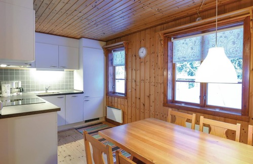 Syssleback House | Cozy 2-Bedroom Retreat in Sysslebäck with Lake View