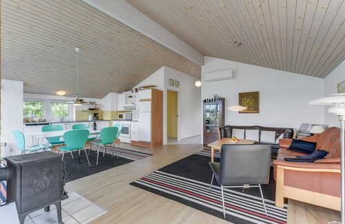 Broager House | Cozy Cottage Near Family-Friendly Beach in Vemmingbund