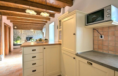 Buzet House | Impeccable 2 Bedroom Retreat in Buzet with Pool & Spa