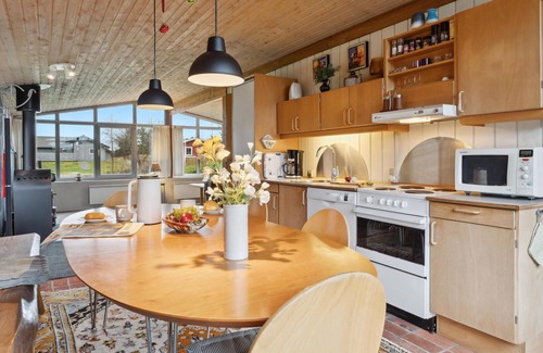 Lakolk House | Discover a Cozy Cottage with Fireplace on Rømø Island