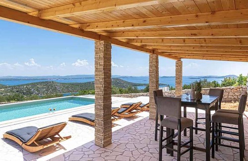 Tkon House | 2 bedroom stunning home in Tkon