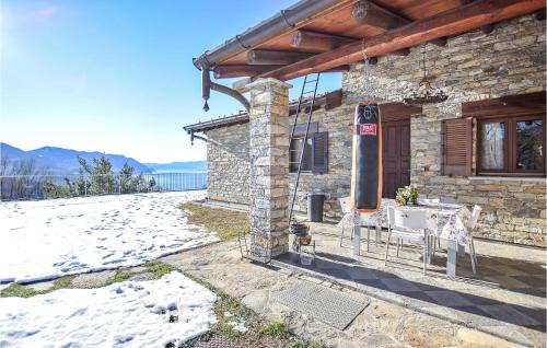 Colmegna House | Inviting 2 Bedroom Home in Luino with Family-Friendly Amenities