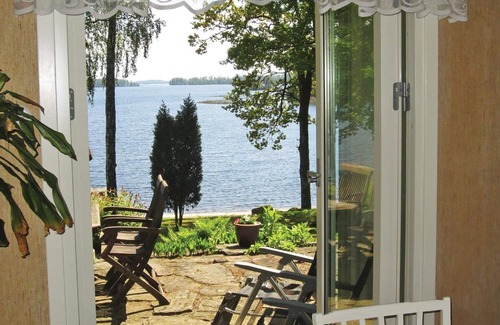 Jaranas House | Experience Lake Bolmen Views with Family-Friendly Amenities