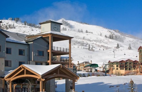 Park City Condo | Inviting 2 Bedroom Suite with Pool & Hot Tub Retreat