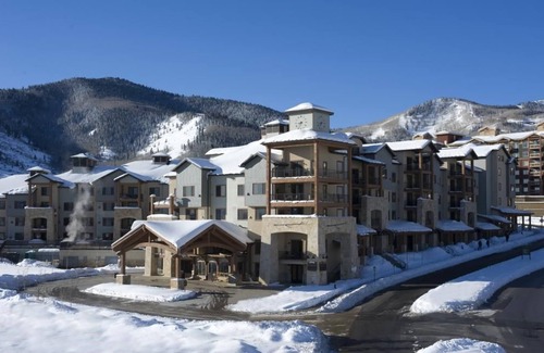 Park City Condo | Inviting 2 Bedroom Suite with Pool & Hot Tub Retreat