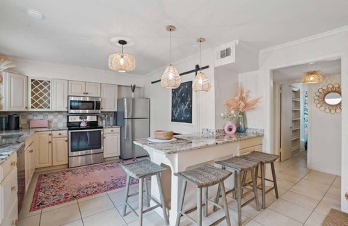 Biggar Villa | 2-bedroom suite - Gulf access, Lazy River Pool