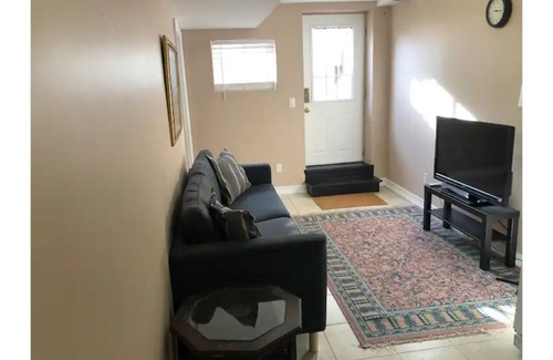 East Credit House | Family-Friendly 2 Bedroom Suite Near Mississauga Attractions