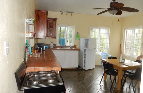 Silver Sands Apartment | Family-Friendly 2 Bedroom Suite Steps from Pristine Beach