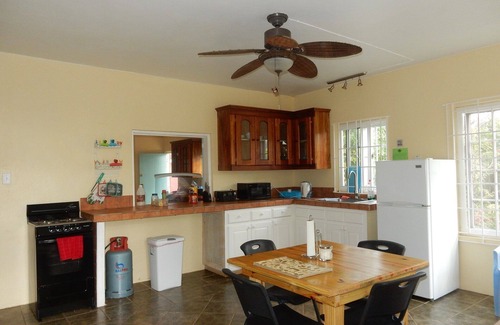 Silver Sands Apartment | Family-Friendly 2 Bedroom Suite Steps from Pristine Beach