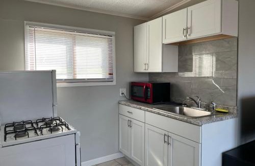 Lake City Apartment | Family-Friendly 2 Bedroom Suite with Kitchen Amenities