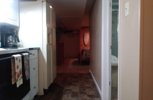 Witmer House | Spacious 2 Bedroom Suite with Kitchen and Pool Access