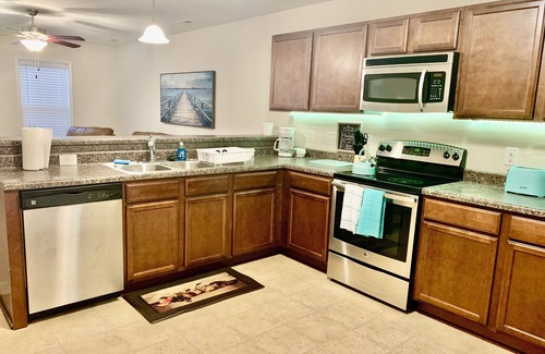 Westgate House | Cozy 2-Bedroom Townhouse Near Shops and Oceanfront Views