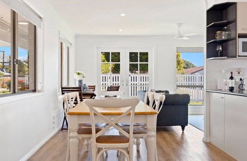 Currimundi House | Relaxing 2 Bedroom Townhouse by Currimundi Lake