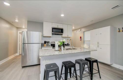 Greater East End House | 2-Bedroom Townhouse in Houston