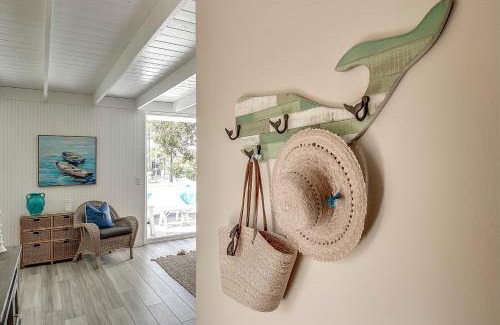 West Newport House | Cozy 2 Bedroom Apartment Steps from the Beach!