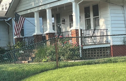 Oaklyn House | 2-bedroom vacation home 8 minutes from lovely Philadelphia Attractions