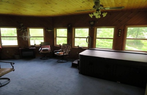 Reelsville House | Idyllic Country Retreat with Spa and Hot Tub Access