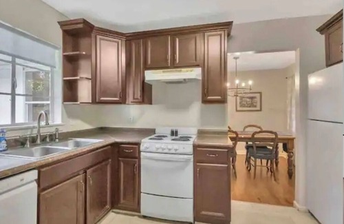 Vestavia Hills House | Stunning 2 Bedroom Vestavia Home - Guest Rated 9.8/10