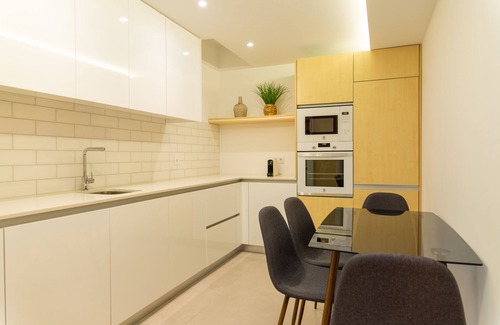 Cardielos House | Cozy 2-Bedroom Villa Near Beach and Mountains Awaits You
