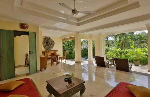 Penatih Villa | Relaxing 2 Bedroom Villa with Scenic Open-Air Living Area
