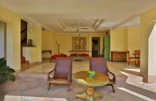 Penatih Villa | Relaxing 2 Bedroom Villa with Scenic Open-Air Living Area