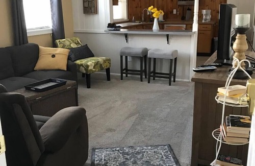 Helena Apartment | Cozy 2-Bedroom Retreat with Kitchen Near St Peter's Hospital