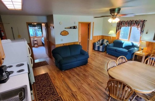Ray Villa | Cozy 2 Bedroom Villa with Lake View in Voyageurs National Park