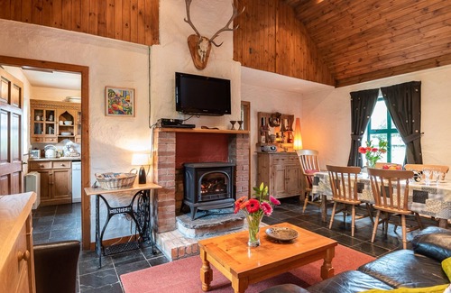 Kenmare Cottage | Perfect 2-Bedroom Cottage Steps from Kenmare Town