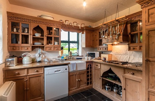 Kenmare Cottage | Perfect 2-Bedroom Cottage Steps from Kenmare Town