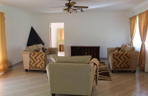 Mutare Apartment | Cozy 2-Bedroom Retreat with Beautiful Garden Escape