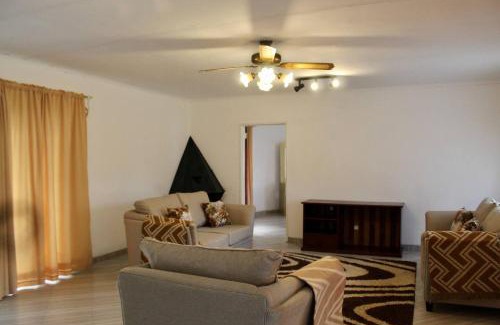 Mutare Apartment | Cozy 2-Bedroom Retreat with Beautiful Garden Escape