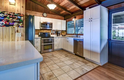Laupahoehoe House | Oceanfront Cliff House on Hamakua Coast - Guest Rated 9.6