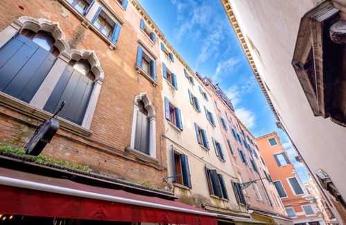 Castello Apartment | Modern Design Flat in Vibrant Venice - Guest Rated 10/10