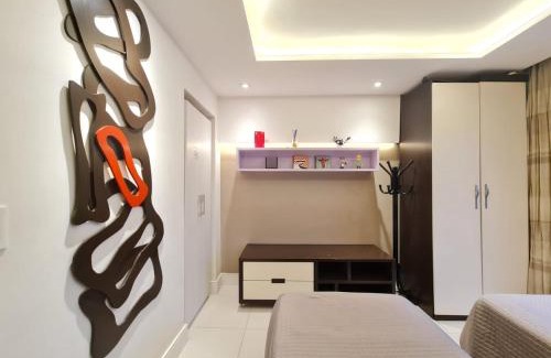 Ipanema Apartment | Prime Location: 2 Bed, 2 Bath Apartment Near Ipanema Beach