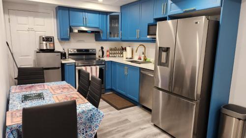Newmarket Apartment | Child-Friendly 2-Bedroom Apartment with Parking & High Ratings