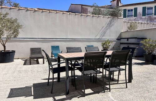 Saint-Martin-de-Re Apartment | Cozy Abys Holiday Home in Saint Martin de Ré with Kitchen